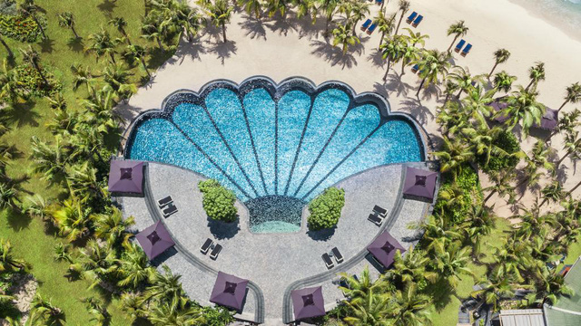 6 resort 5 sao sở hữu hồ bơi độc đáo bậc nhất đảo ngọc Phú Quốc đang có giá rẻ, giảm sâu đến không ngờ: Còn gì tuyệt hơn ngắm hoàng hôn, đắm mình trong làn nước xanh trong vắt - Ảnh 23.