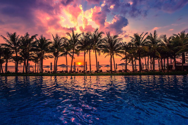 6 resort 5 sao sở hữu hồ bơi độc đáo bậc nhất đảo ngọc Phú Quốc đang có giá rẻ, giảm sâu đến không ngờ: Còn gì tuyệt hơn ngắm hoàng hôn, đắm mình trong làn nước xanh trong vắt - Ảnh 16.