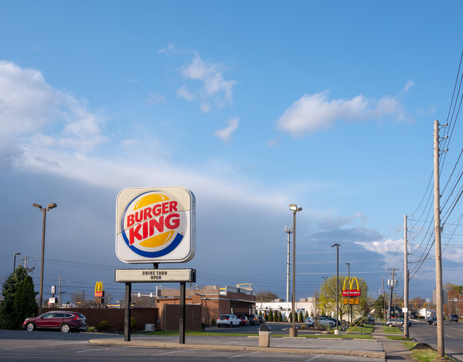 Burger King Lợi Dụng Lỗi Autopilot Trên Xe Tesla Để Mở Chiến Dịch Quảng  Cáo, Ngay Lập Tức Bị Cư Dân Mạng Tố Cáo Vô Trách Nhiệm