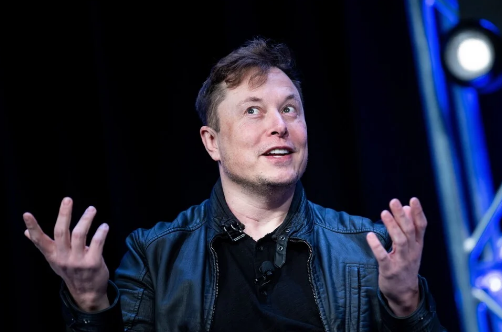 Nghệ thuật sales đỉnh cao của Elon Musk: Tesla sản xuất xe điện nhưng bán quần đùi vẫn cháy hàng trong tích tắc! - Ảnh 1.