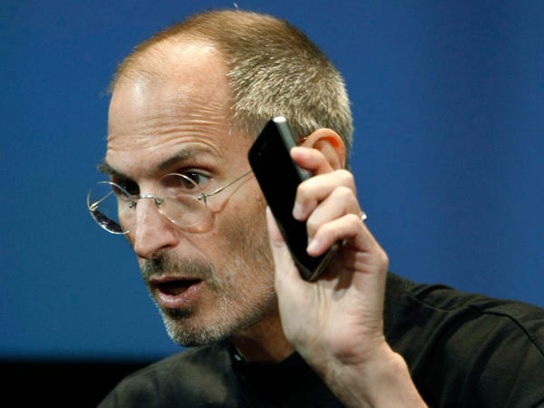 ‘Antennagate’ – scandal lớn nhất lịch sử Apple khiến Steve Jobs phải xin lỗi, tặng ốp 29 USD cho người mua iPhone 4 - Ảnh 2.