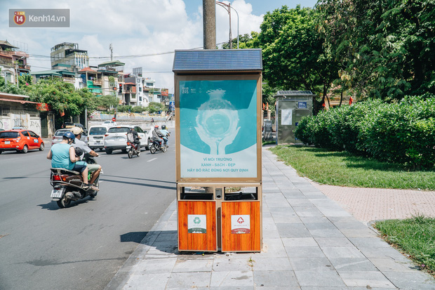 Thùng rác công nghệ với tấm pin mặt trời trên đường phố Hà Nội: Truyền cảm hứng bảo vệ môi trường đến người dân - Ảnh 2.