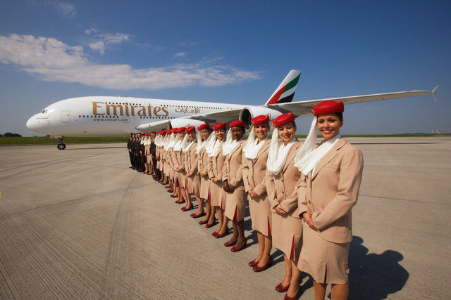 Khách đi máy bay của Emirates được trả chi phí y tế nếu mắc COVID-19 - Ảnh 2.