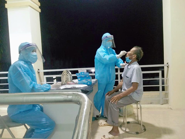 Cách ly khẩn cấp hàng chục người ở Nghệ An do liên quan tới bệnh nhân 435 - Ảnh 1.