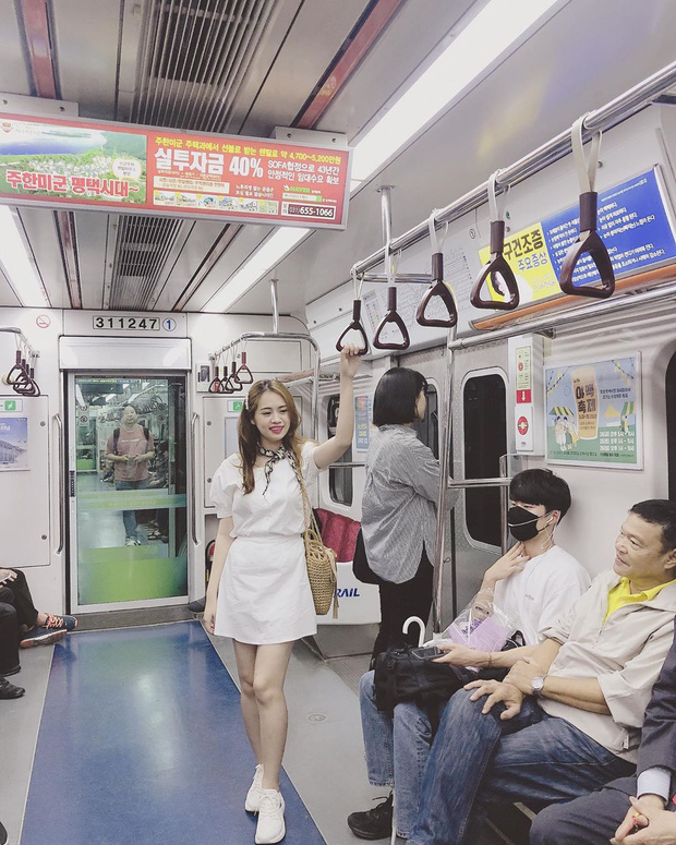 Những điều cần biết khi di chuyển bằng taxi, xe ôm công nghệ và các phương tiện công cộng khác trong thời điểm có thêm ca nhiễm COVID-19 mới - Ảnh 1. Những điều cần biết khi di chuyển bằng taxi, xe ôm công nghệ và các phương tiện công cộng khác trong thời điểm có thêm ca nhiễm COVID-19 mới - Ảnh 1.