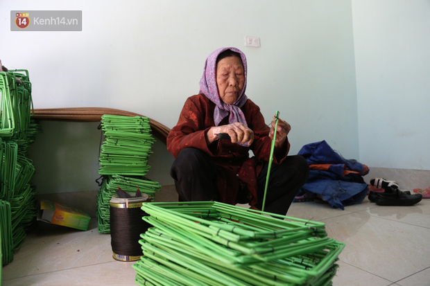 Cụ bà gần 90 tuổi ở Hà Nội hàng ngày đi cấy, đan lưới làm thú vui tao nhã: “Các cháu chưa chắc đã khoẻ bằng tôi” - Ảnh 8.
