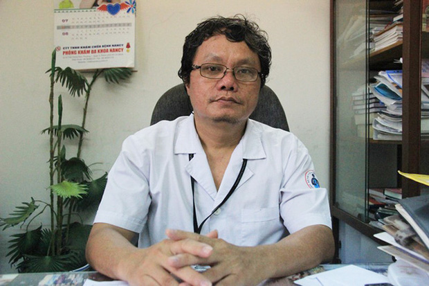 Tại sao võ sư người Mỹ lọt qua 5 bệnh viện từ Đà Nẵng đến TP.HCM mới phát hiện nhiễm virus SARS-COV-2? - Ảnh 1.