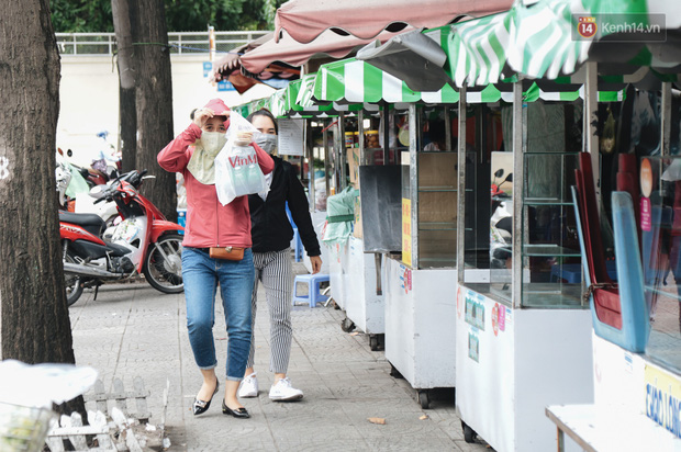 Phố hàng rong hợp pháp đầu tiên ở Sài Gòn hiện giờ ra sao sau gần 3 năm hoạt động? - Ảnh 16. Phố hàng rong hợp pháp đầu tiên ở Sài Gòn hiện giờ ra sao sau gần 3 năm hoạt động? - Ảnh 16.