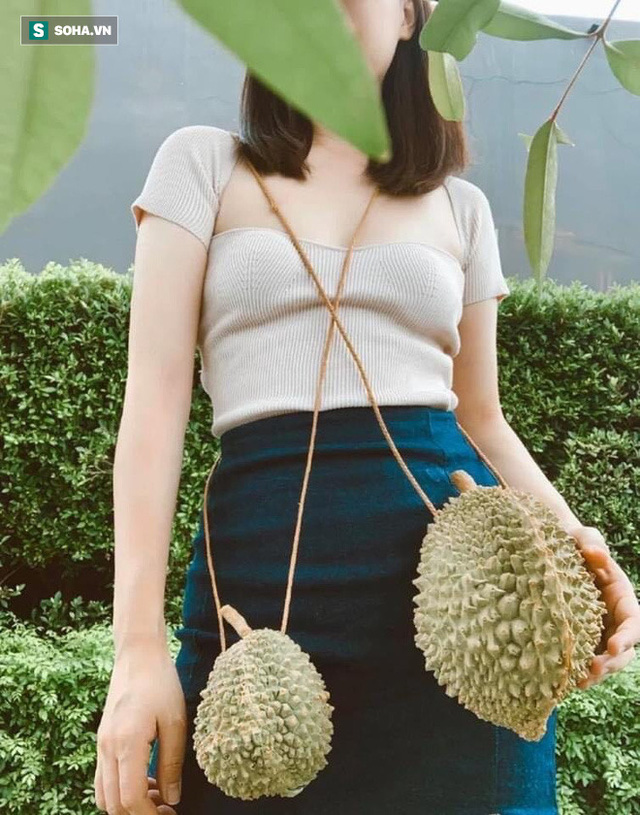 Siêu phẩm túi xách sầu riêng “nhìn đã thấy có mùi” giá gần 1 triệu đồng - Ảnh 1. Siêu phẩm túi xách sầu riêng “nhìn đã thấy có mùi” giá gần 1 triệu đồng - Ảnh 1.