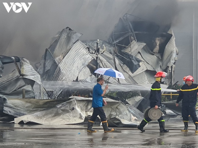  Ảnh: Hiện trường vụ cháy tại khu công nghiệp Yên Phong, Bắc Ninh  - Ảnh 7.