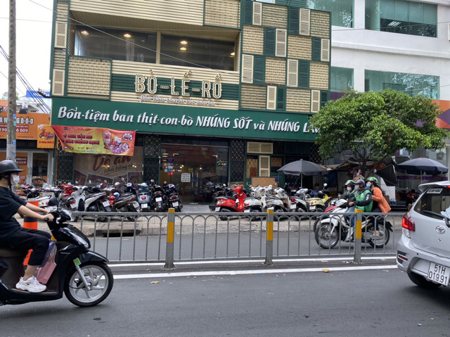  Những biển hiệu độc - lạ, hút khách ở Sài Gòn - Ảnh 5.