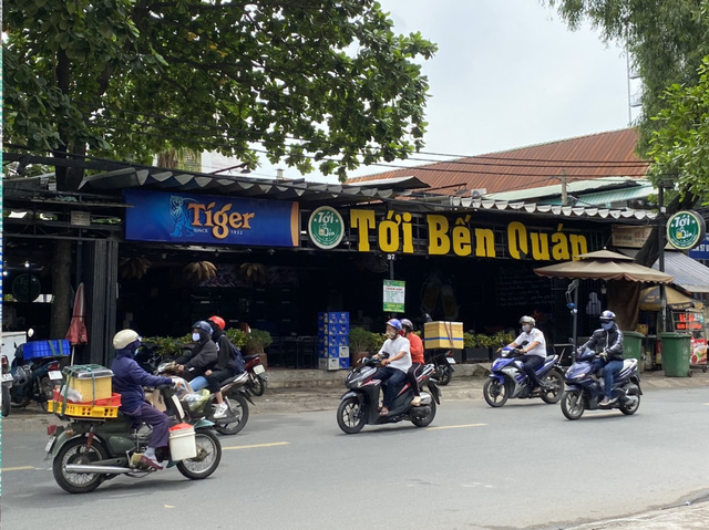  Những biển hiệu độc - lạ, hút khách ở Sài Gòn - Ảnh 6.