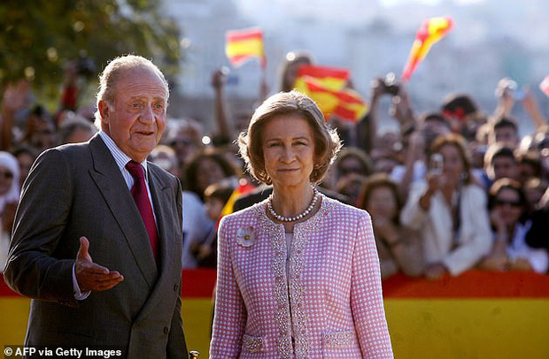Bê bối động trời Hoàng gia Tây Ban Nha: Vua tặng nhân tình hơn 1700 tỷ đồng nhưng chia tay đòi quà, nghi ngờ mục đích thật sự - Ảnh 3.