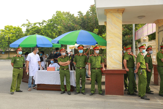 Bị đề nghị mức án cao nhất 3 năm tù vì hành hung phụ xe khách, vợ Đường Nhuệ cho rằng hình phạt quá nặng - Ảnh 2.