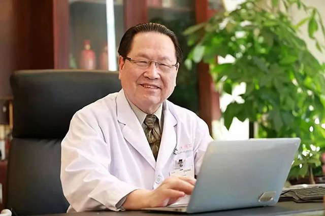 Chia sẻ của vị bác sĩ 80 tuổi có 14 năm chiến thắng bệnh ung thư gan: Có 4 kinh nghiệm quý báu ai cũng cần biết - Ảnh 1. Chia sẻ của vị bác sĩ 80 tuổi có 14 năm chiến thắng bệnh ung thư gan: Có 4 kinh nghiệm quý báu ai cũng cần biết - Ảnh 1.