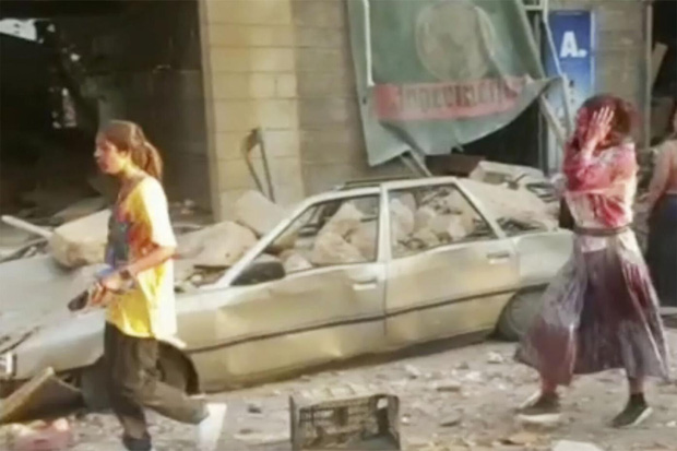 Tôi mất tất cả rồi: Bi kịch kép của người Lebanon sau vụ nổ chấn động, thảm họa nối tiếp thảm họa - Ảnh 1.