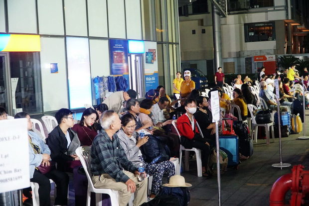 Doanh nghiệp du lịch chật vật trong dịch COVID-19 vì khách huỷ tour, đòi tiền cọc - Ảnh 5. Doanh nghiệp du lịch chật vật trong dịch COVID-19 vì khách huỷ tour, đòi tiền cọc - Ảnh 5.