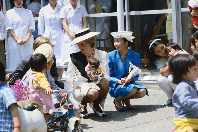  Nàng dâu được trọng vọng nhất hoàng gia Nhật: Để hoàng tử chờ 7 năm mới gật đầu đồng ý kết hôn, chinh phục nhà chồng nhờ tài đức vẹn toàn - Ảnh 4.