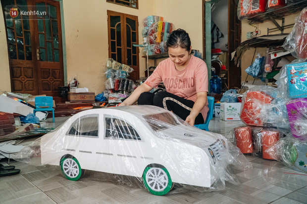 Khẩu trang y tế, kính chắn giọt bắn xuất hiện ở Thủ phủ vàng mã lớn nhất cả nước tháng cô hồn - Ảnh 8. Khẩu trang y tế, kính chắn giọt bắn xuất hiện ở Thủ phủ vàng mã lớn nhất cả nước tháng cô hồn - Ảnh 8.