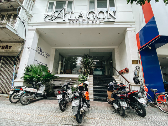  Chùm ảnh: Khách sạn ở trung tâm Sài Gòn ngừng hoạt động, rao bán vì ngấm đòn Covid-19  - Ảnh 2.