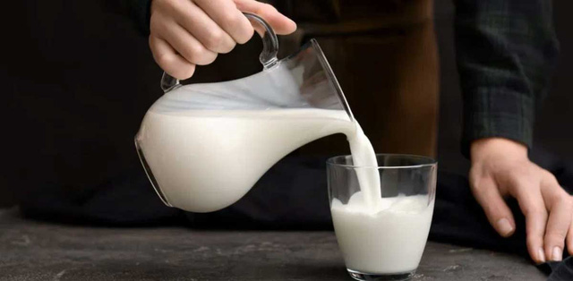  Bệnh ung thư tuyến giáp có nên dùng sữa hay không? Chuyên gia bật mí về dinh dưỡng đúng cách cho người mắc bệnh tuyến giáp  - Ảnh 2.