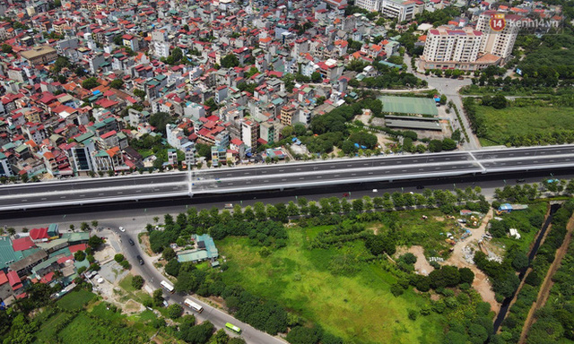  Cận cảnh cầu cạn Mai Dịch - Nam Thăng Long đã rải nhựa xong chờ ngày thông xe  - Ảnh 9.
