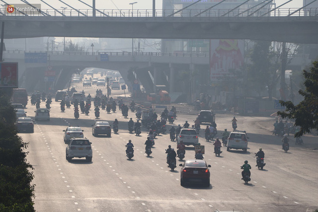  Chùm ảnh: Bụi mờ mù mịt bủa vây Sài Gòn, báo động ô nhiễm không khí trong những ngày cuối năm  - Ảnh 7.