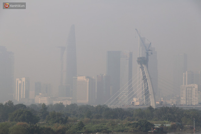  Chùm ảnh: Bụi mờ mù mịt bủa vây Sài Gòn, báo động ô nhiễm không khí trong những ngày cuối năm  - Ảnh 8.