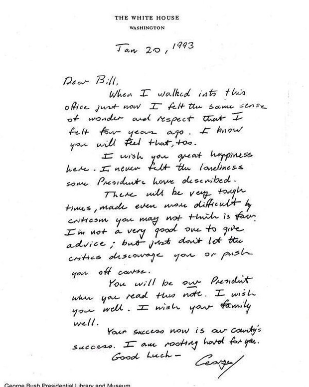 Bức thư cuối cùng ông Donald Trump để lại cho tân Tổng thống Mỹ Joe Biden trước khi chính thức rời Nhà Trắng - Ảnh 2.