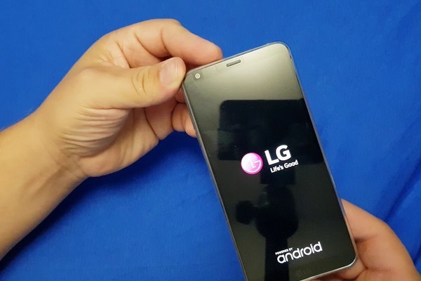 Vì sao LG ‘tụt dốc không phanh’ ở mảng smartphone? - Ảnh 2.