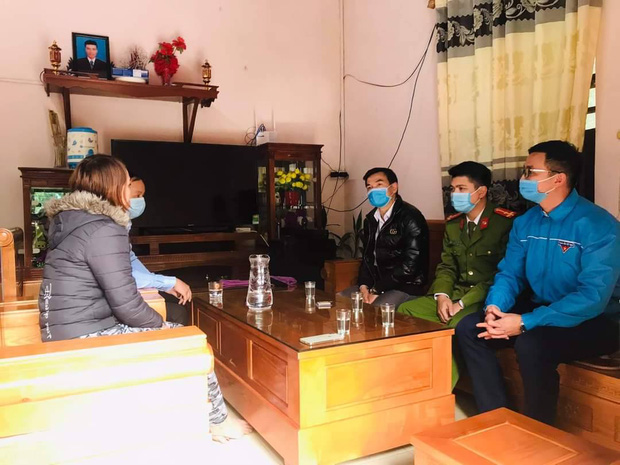 Khen thưởng 2 gia đình hoãn đám cưới để phòng chống dịch Covid-19 ở Quảng Ninh - Ảnh 1.