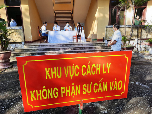 Quảng Nam cách ly 48 người về từ Hải Dương, Quảng Ninh - Ảnh 1.