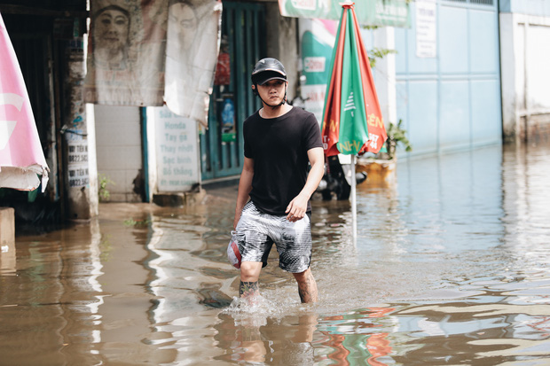  Sài Gòn không mưa, thành phố Thủ Đức vẫn ngập từ sáng đến trưa, dân bỏ nhà đi nơi khác  - Ảnh 14.