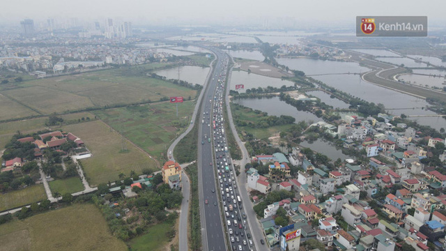  Chùm ảnh: Cửa ngõ Hà Nội ùn tắc kinh hoàng, các bến xe chật cứng người dân quay trở lại sau kỳ nghỉ Tết dương lịch  - Ảnh 48.