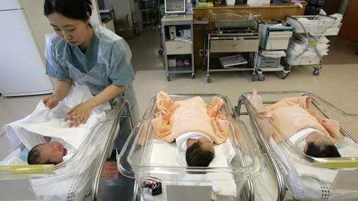 Hàn Quốc mất cân bằng dân số kỷ lục, số người chết nhiều hơn trẻ sơ sinh ở mức chưa từng thấy - Ảnh 2.