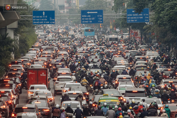Ngày đi làm đầu tiên của năm 2021: Kẹt xe toàn tập! - Ảnh 2.