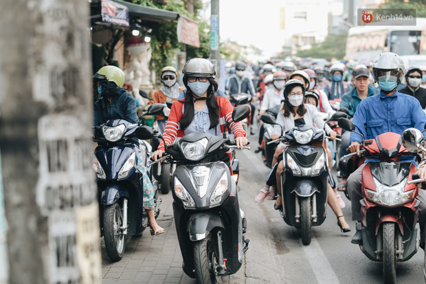 Ngày đi làm đầu tiên của năm 2021: Kẹt xe toàn tập! - Ảnh 27.