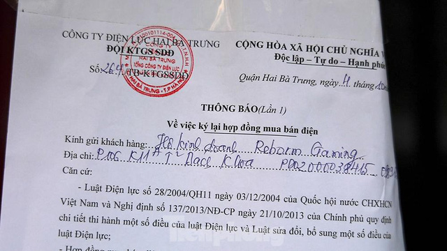  Nhiều cửa hàng kinh doanh ở Hà Nội bị dán thông báo ngừng cấp điện nước vì không đóng phí  - Ảnh 9.