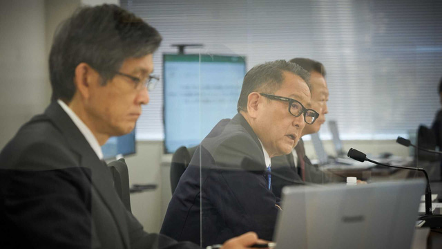  CEO Toyota đưa ra con số sốc về thảm hoạ khi toàn thị trường đổi sang xe điện  - Ảnh 2.
