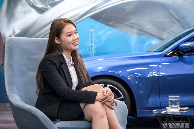 Sales nữ BMW duy nhất miền Bắc: Khách quan tâm xe thì không quan tâm sales nữ, và ngược lại - Ảnh 1.