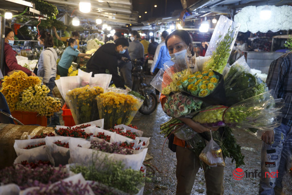Ngày 20/10: Khách sang vẫn đặt hoa nhập khẩu hàng chục triệu, hoa lạ giá bình dân đắt khách - Ảnh 6.