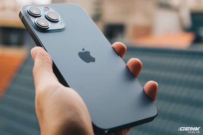 Với thiết kế tinh tế và tính năng đỉnh cao, iPhone 13 Pro Max là sự lựa chọn hoàn hảo cho những ai yêu thích công nghệ. Hãy xem hình ảnh liên quan đến sản phẩm này để khám phá thêm những tính năng đắt giá của nó.