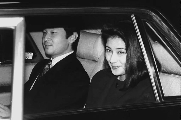  Từ đám cưới của Công chúa Nhật Bản: Khi chiếc vương miện vắt kiệt tinh thần của những người phụ nữ - Ảnh 4.