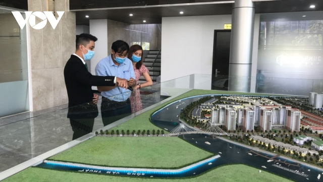 Vì sao giá chung cư tăng, đất nền có chiều hướng giảm? - Ảnh 1. Vì sao giá chung cư tăng, đất nền có chiều hướng giảm? - Ảnh 1.