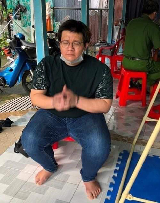 Hình ảnh hacker Nhâm Hoàng Khang bị bắt ở Cần Thơ: Tống tiền chủ nhân web cờ bạc 500 triệu, sau khi bàn bạc giảm còn 400 triệu - Ảnh 1.