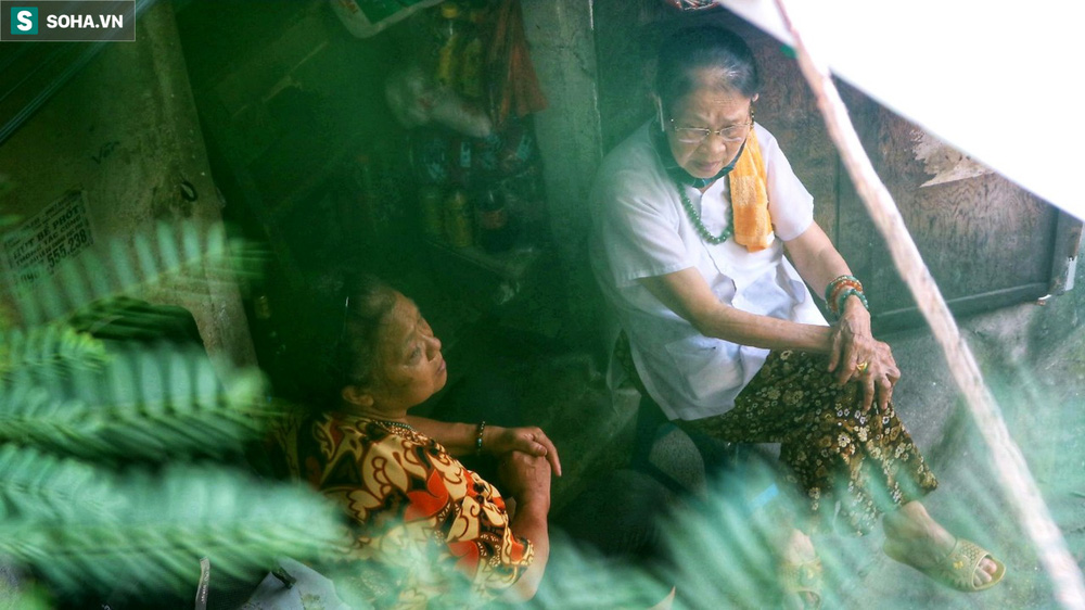 Bà nội 70 tuổi gồng gánh lo cho cả gia đình trong căn nhà vỏn vẹn 4m2 ...