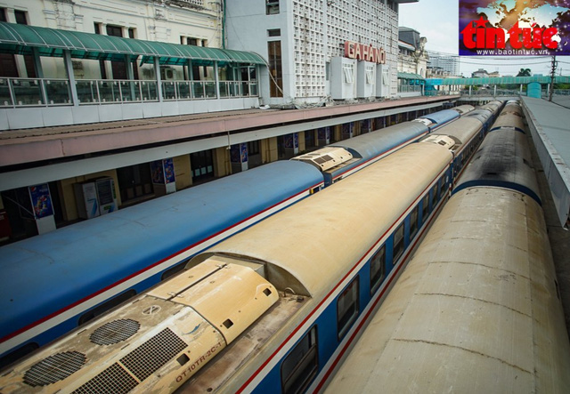  TP Hà Nội đồng ý mở 2 đưòng bay nội địa, đường sắt vẫn đóng cửa  - Ảnh 1.