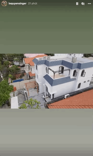 Tuyên bố 3,6 tỷ đồng chỉ đủ xây cái cổng nhà, toàn cảnh ‘bạch dinh’ mới của Lệ Quyên khủng cỡ nào? - Ảnh 3. Tuyên bố 3,6 tỷ đồng chỉ đủ xây cái cổng nhà, toàn cảnh ‘bạch dinh’ mới của Lệ Quyên khủng cỡ nào? - Ảnh 3.