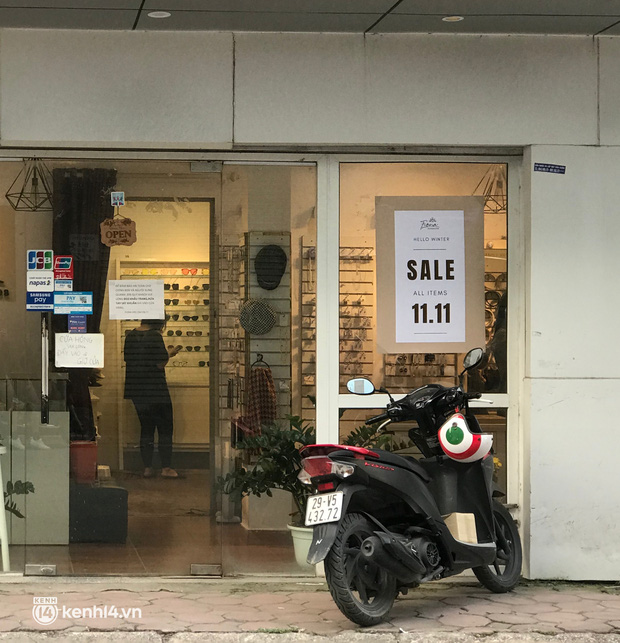  Khóc thét với cảnh săn sale 11/11 năm nay: Cần lắm những khách iu mà chờ mãi không thấy ai, Muji cũng lưa thưa là đủ hiểu - Ảnh 19.