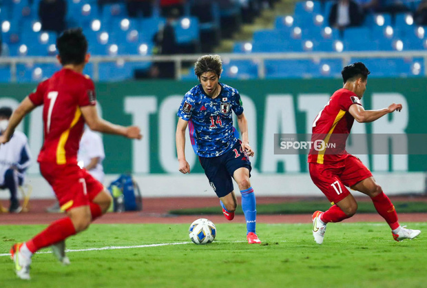  Fan Việt Nam lần đầu yêu VAR, tuyển Nhật Bản ấm ức bị tước bàn thắng thứ 2 - Ảnh 5.